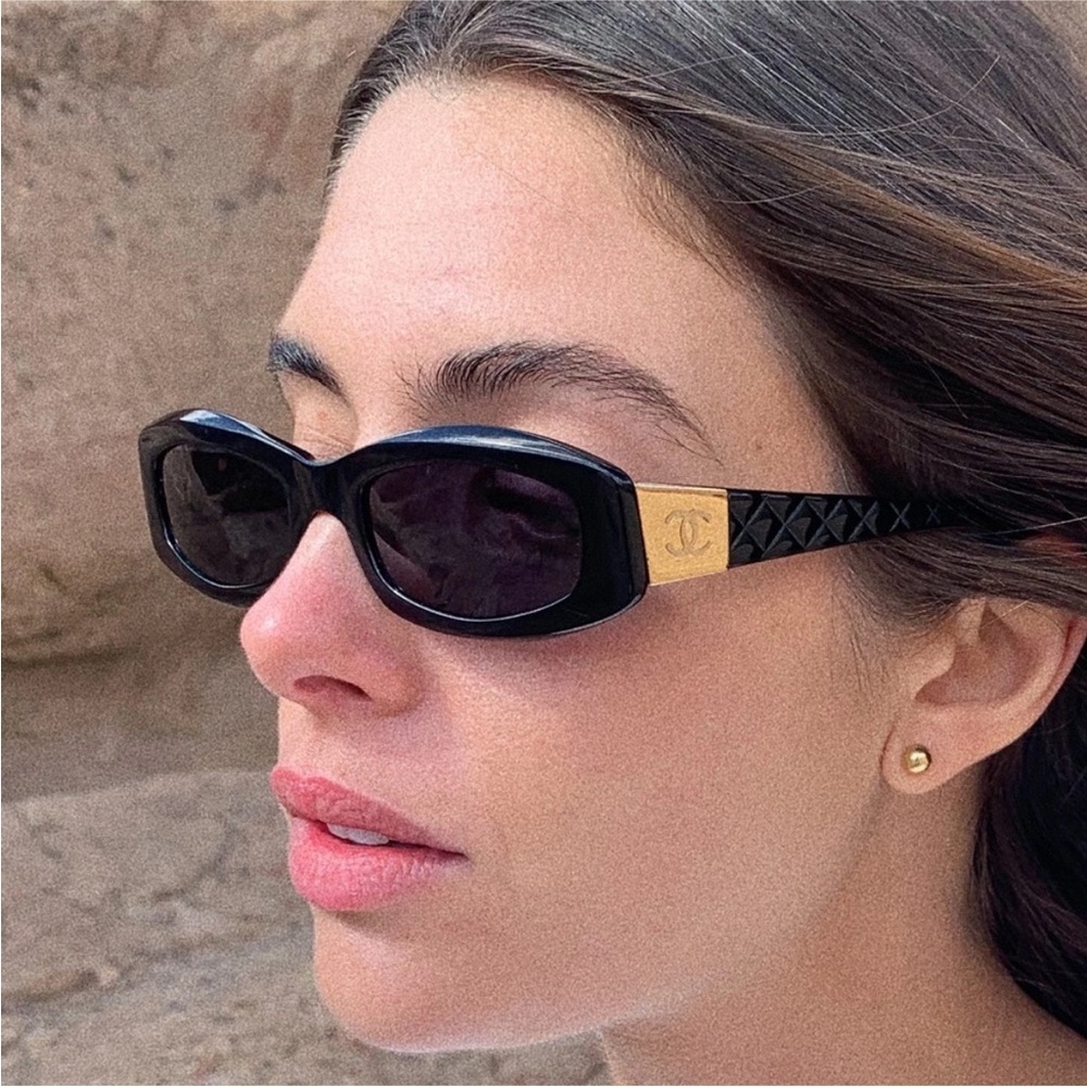 Like New💛CHANEL vintage  Black/ Dark blue Sunglasses with Gold Detail - Picture 2 of 11